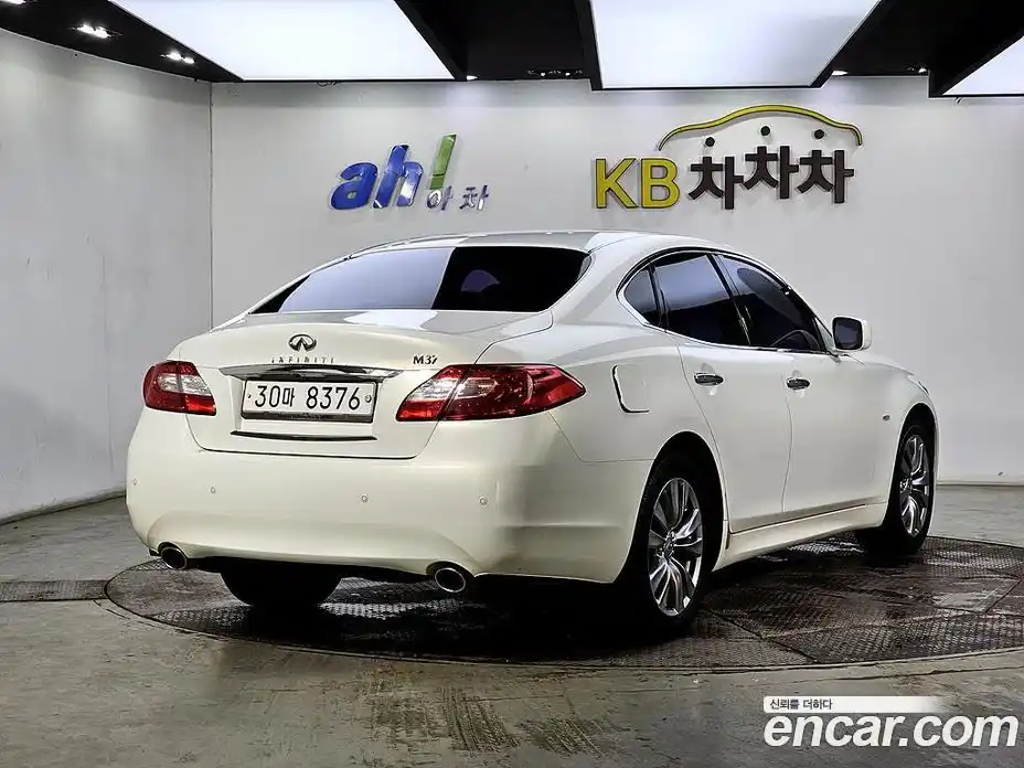Infiniti M 2012 3.7 Автомат в Москве № 248899, фото 3