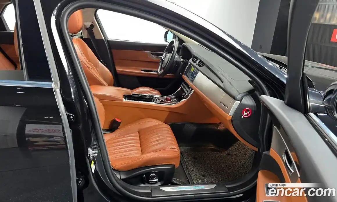 Jaguar XF 2019 2.0 Автомат в Москве № 256078, фото 17