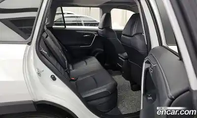 Toyota RAV4 2024 2.5 Автомат в Москве № 279234, миниатюра 7