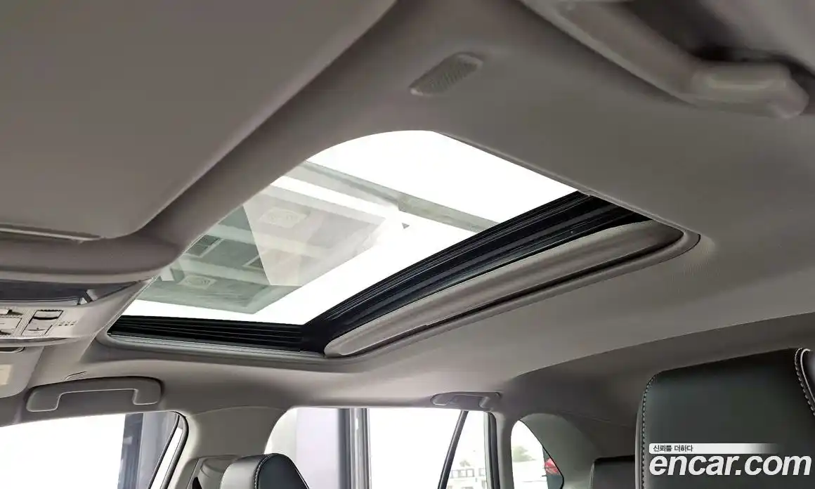 Toyota RAV4 2024 2.5 Автомат в Москве № 279234, фото 10