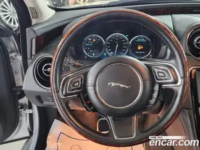 Jaguar XJ 2015 3.0 Автомат в Москве № 283976, миниатюра 11