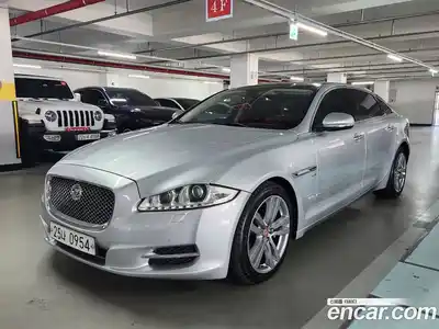 Jaguar XJ 2015 3.0 Автомат в Москве № 283976, миниатюра 2