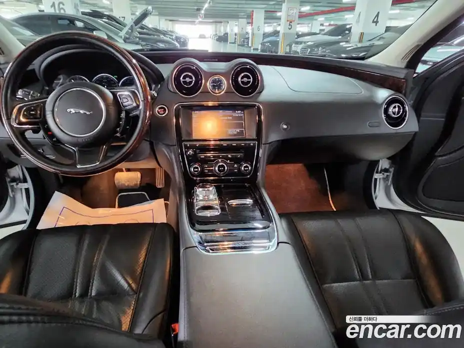 Jaguar XJ 2015 3.0 Автомат в Москве № 283976, фото 6