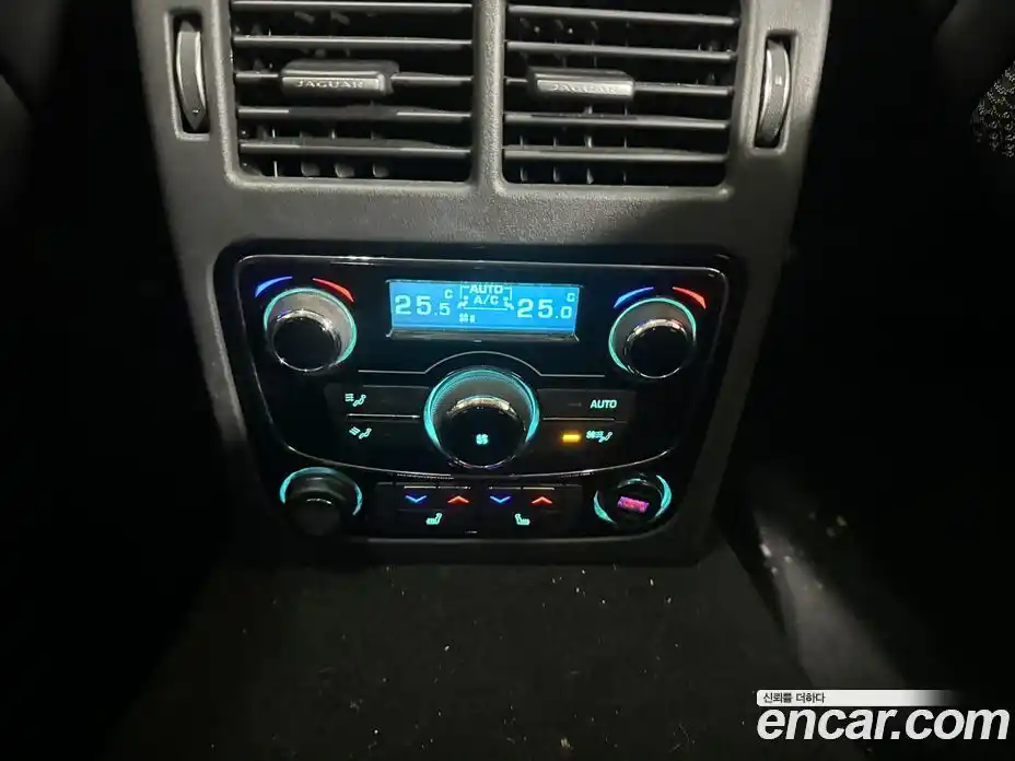 Jaguar XF 2018 2.0 Автомат в Москве № 305171, фото 17