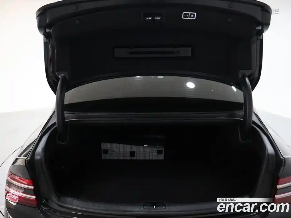 Genesis G80 2023 2.5 Автомат в Москве № 308970, фото 18