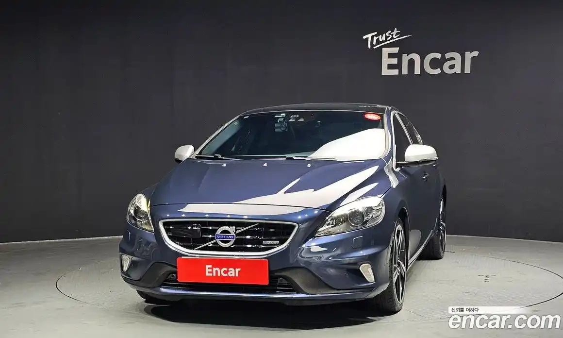 Volvo V40 2015 2.0 Автомат в Москве № 312503, фото 3