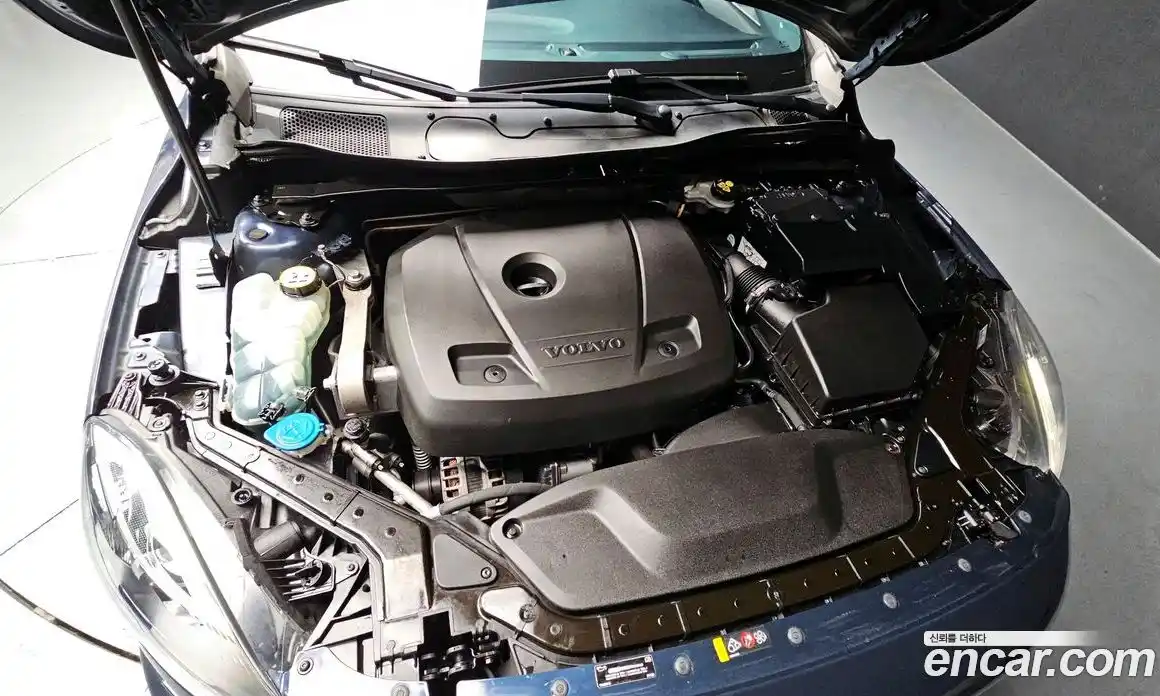 Volvo V40 2015 2.0 Автомат в Москве № 312503, фото 6