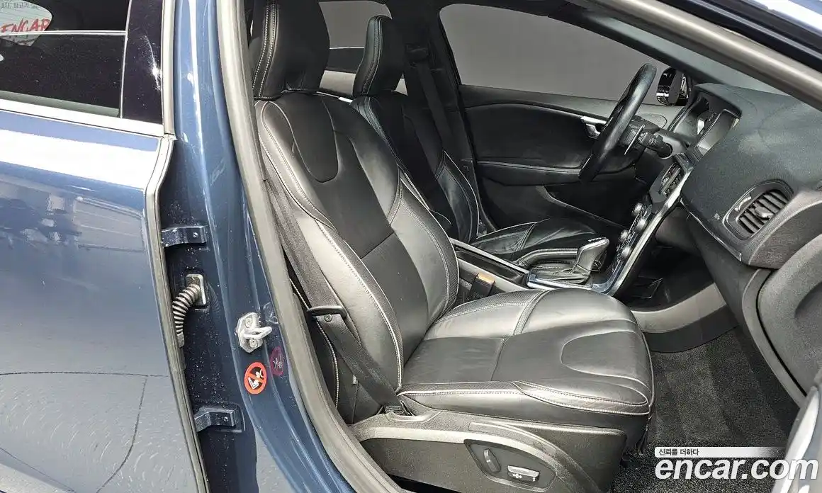 Volvo V40 2015 2.0 Автомат в Москве № 312503, фото 10