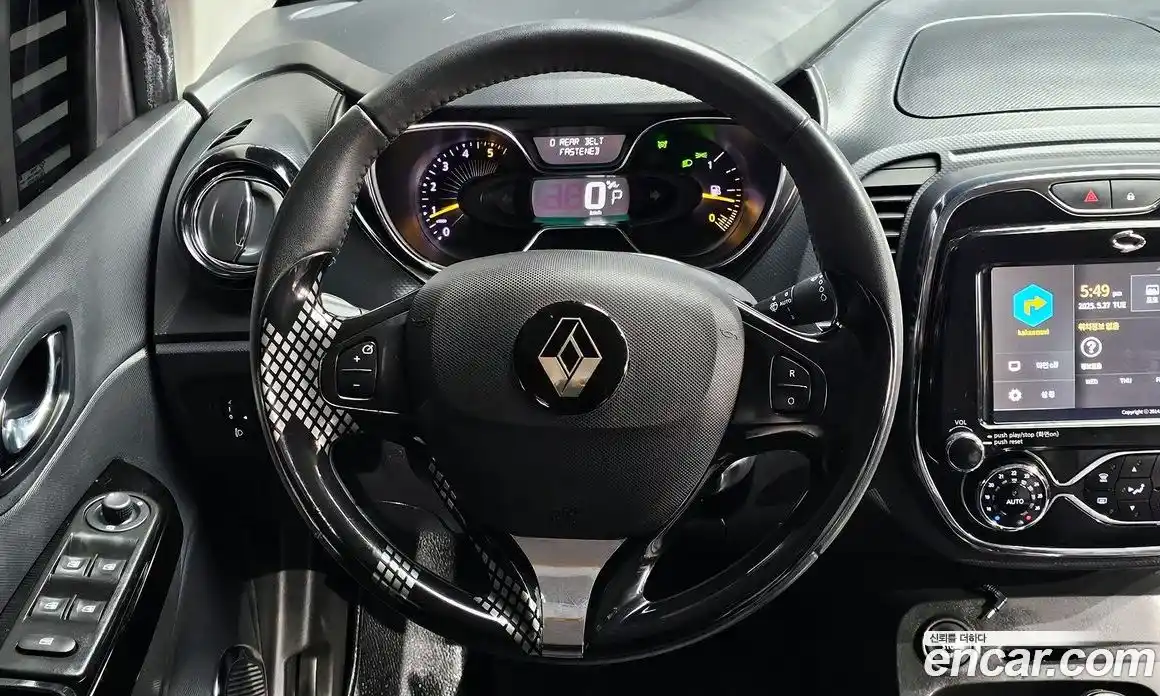 Renault QM3 2016 1.5 Автомат в Москве № 316931, фото 16