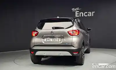 Renault QM3 2016 1.5 Автомат в Москве № 316931, миниатюра 4