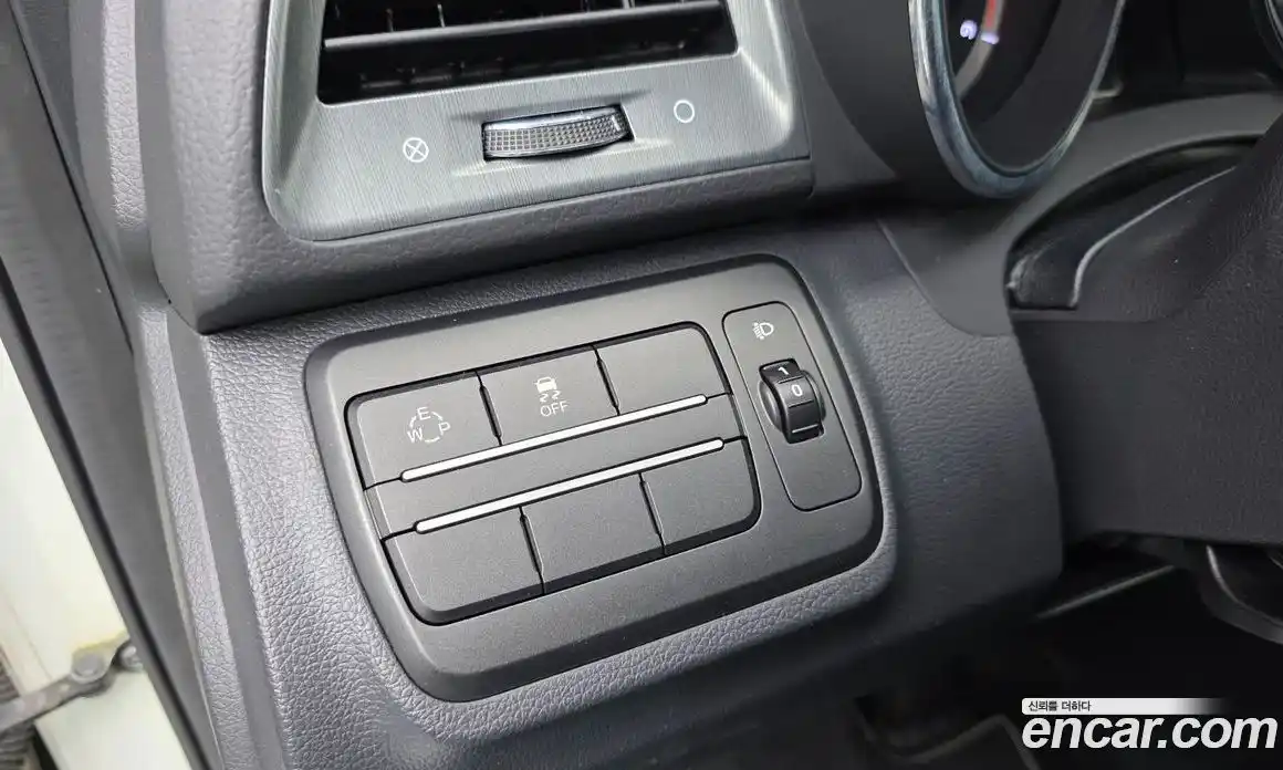 SsangYong TIBOLI 2018 1.6 Автомат в Москве № 324388, фото 15