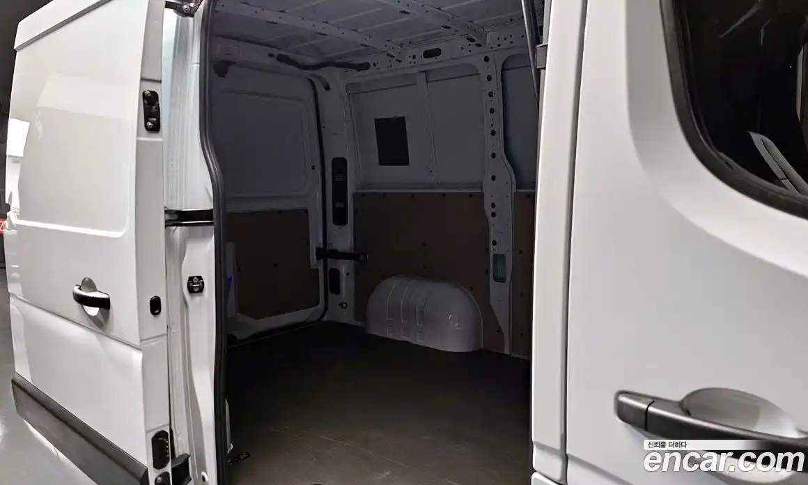 Renault Master 2024 2.3 Механическая в Москве № 333420, фото 18