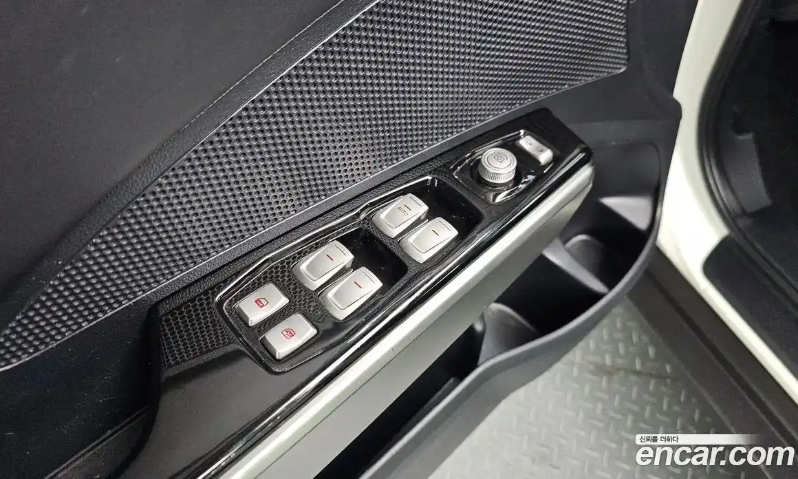 SsangYong TIBOLI 2015 1.6 Автомат в Москве № 33559, фото 20