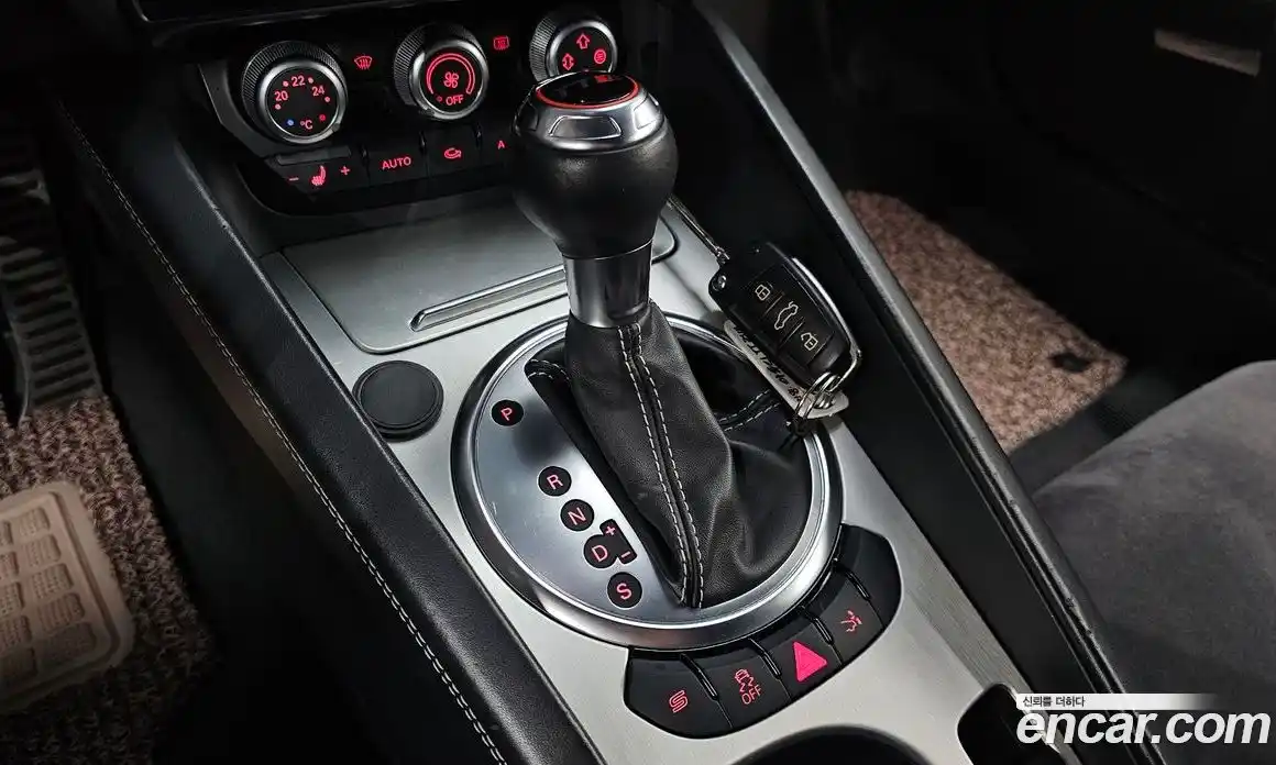 Audi TTS 2013 2.0 Автомат в Москве № 343583, фото 15