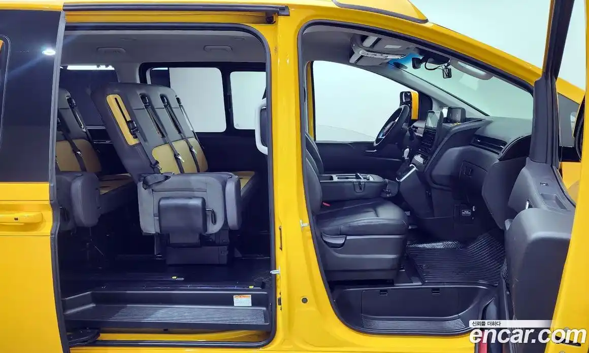 Hyundai Staria 2025 3.5 Автомат в Москве № 397455, фото 12