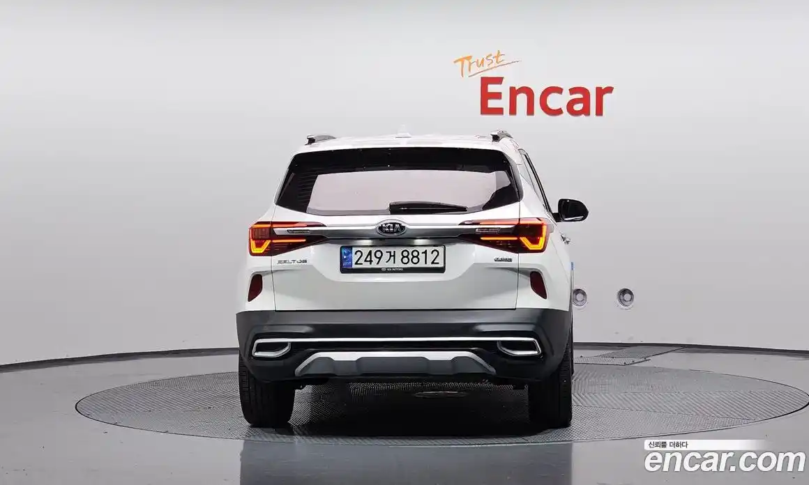 Kia Seltos 2022 1.6 Автомат в Москве № 54680, фото 6