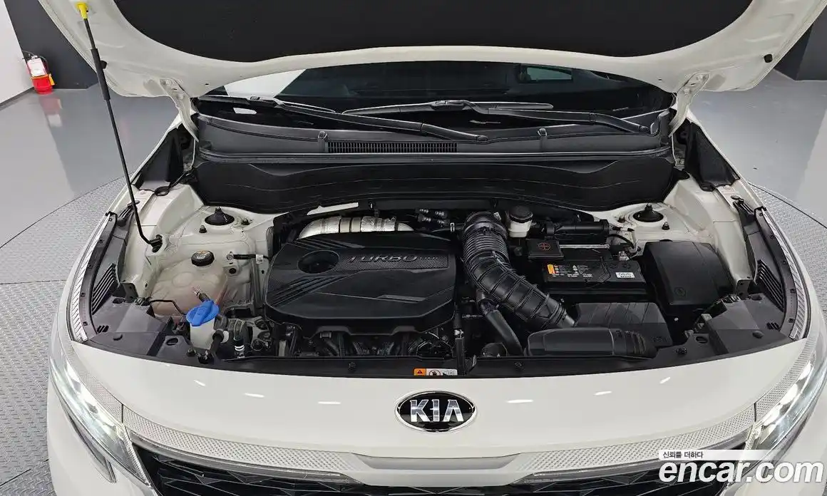 Kia Seltos 2022 1.6 Автомат в Москве № 54680, фото 8