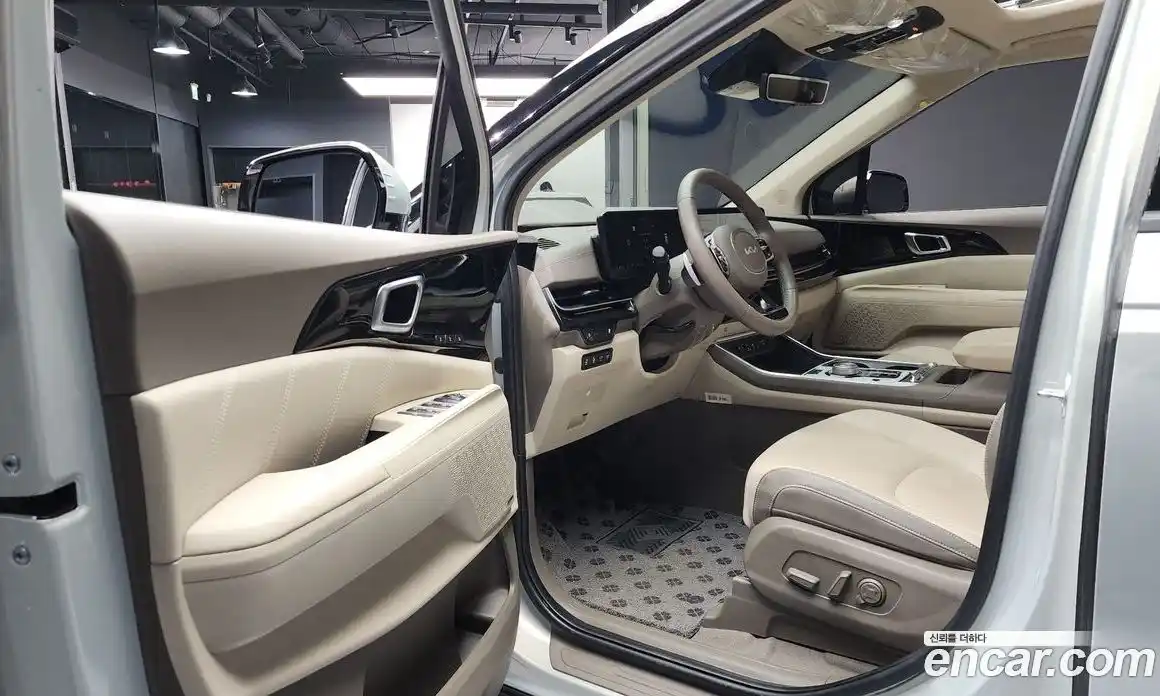 Kia Canival 2024 1.6 Автомат в Москве № 74963, фото 7