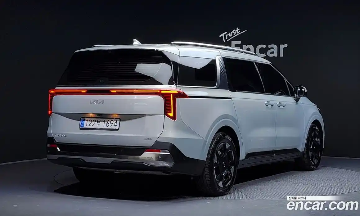 Kia Canival 2024 1.6 Автомат в Москве № 74963, фото 9