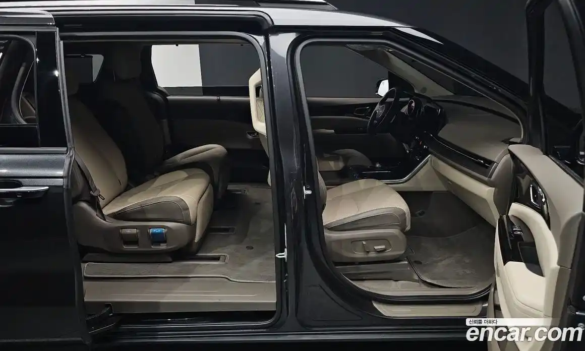 Kia Canival 2023 3.5 Автомат в Москве № 124111, фото 14