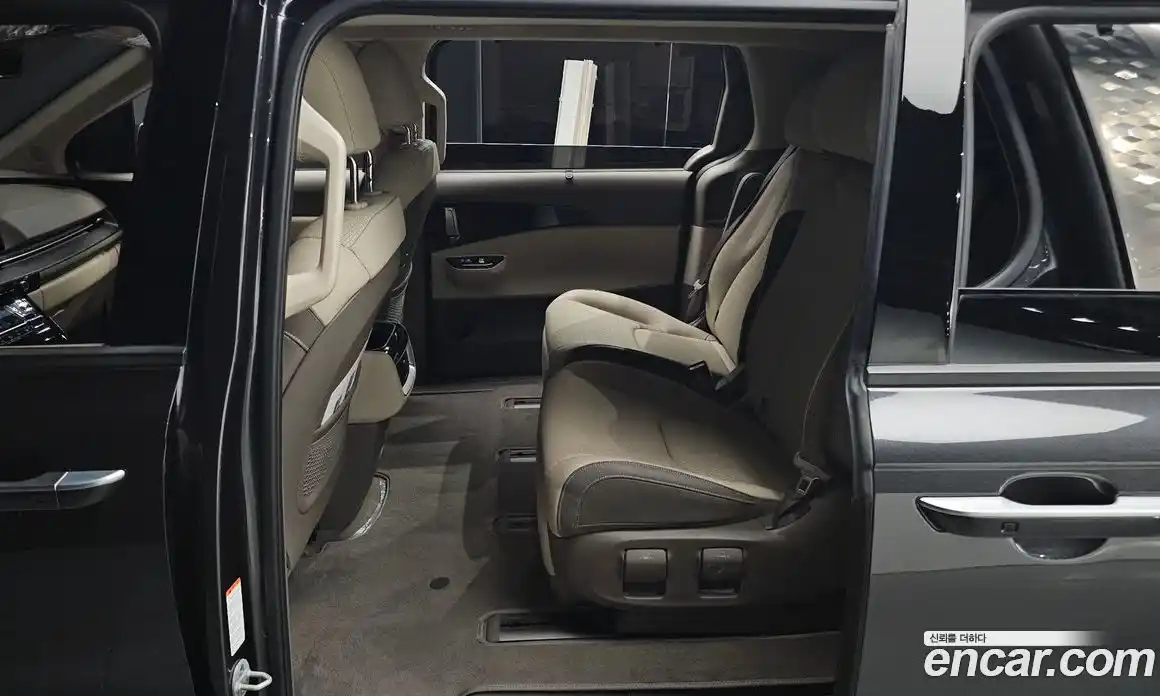 Kia Canival 2023 3.5 Автомат в Москве № 124111, фото 16