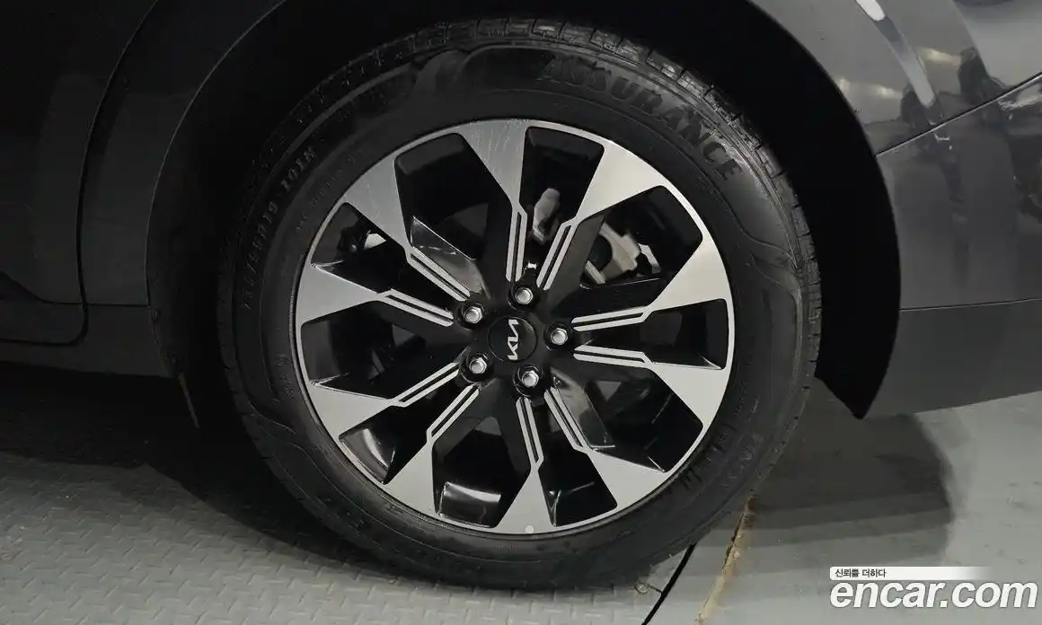 Kia Canival 2023 3.5 Автомат в Москве № 124111, фото 6