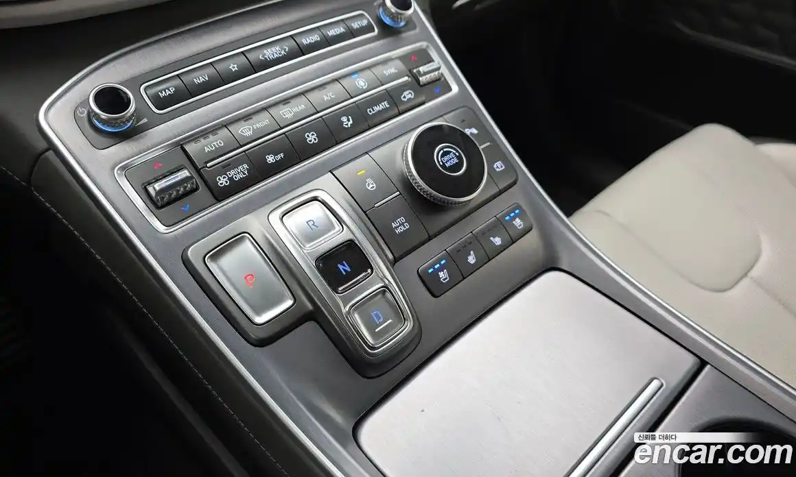 Hyundai Santa Fe 2022 1.6 Автомат в Москве № 126206, фото 14