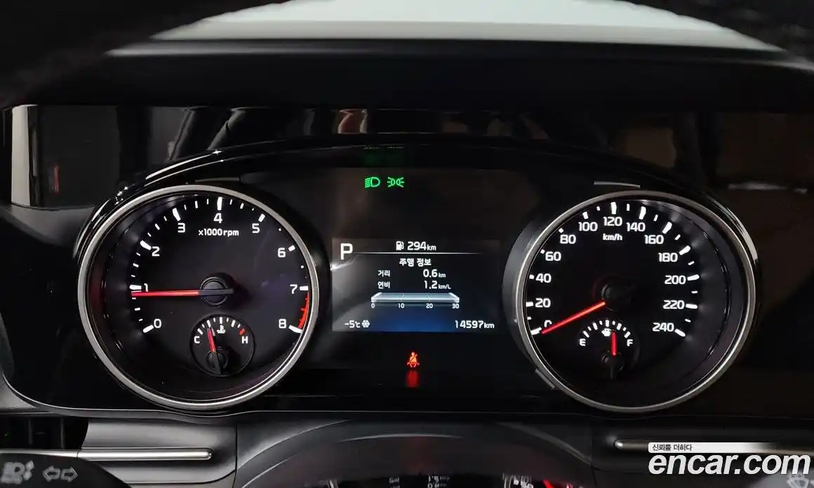 Kia Canival 2023 3.5 Автомат в Москве № 128641, фото 18