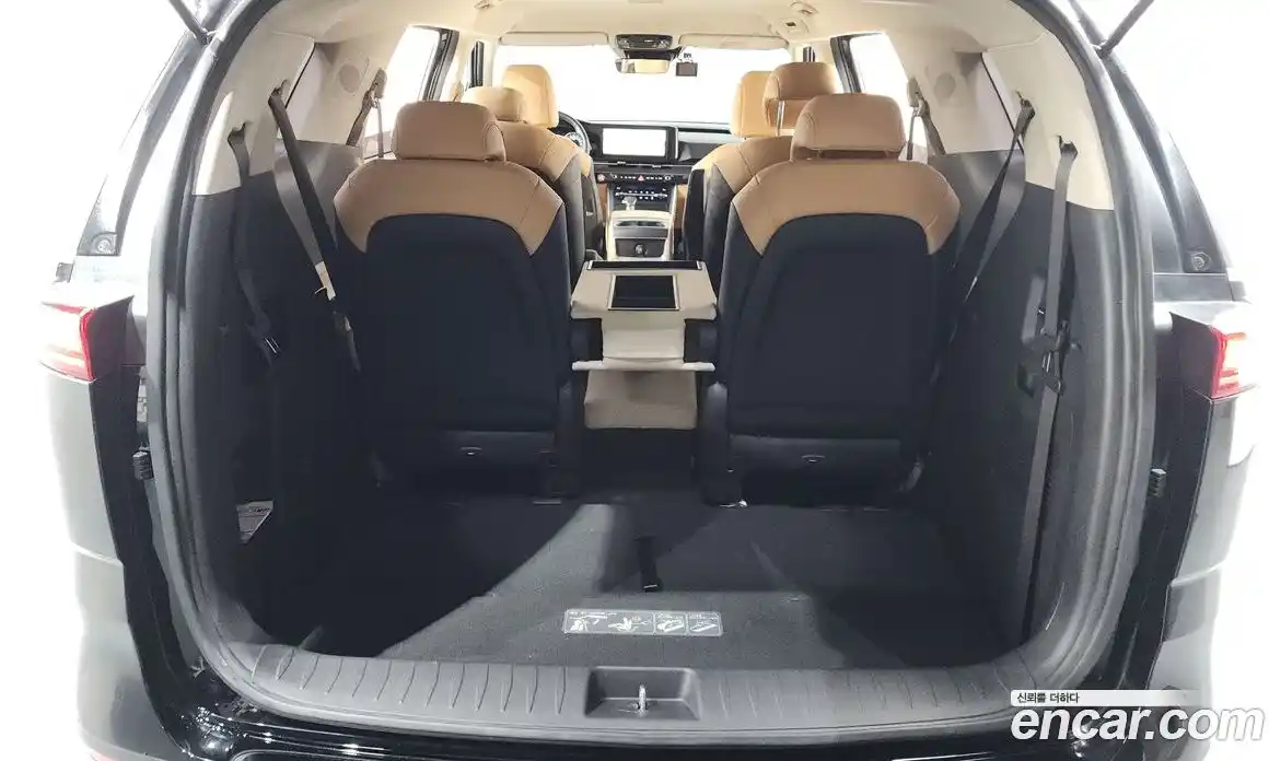 Kia Canival 2023 3.5 Автомат в Москве № 128641, фото 3