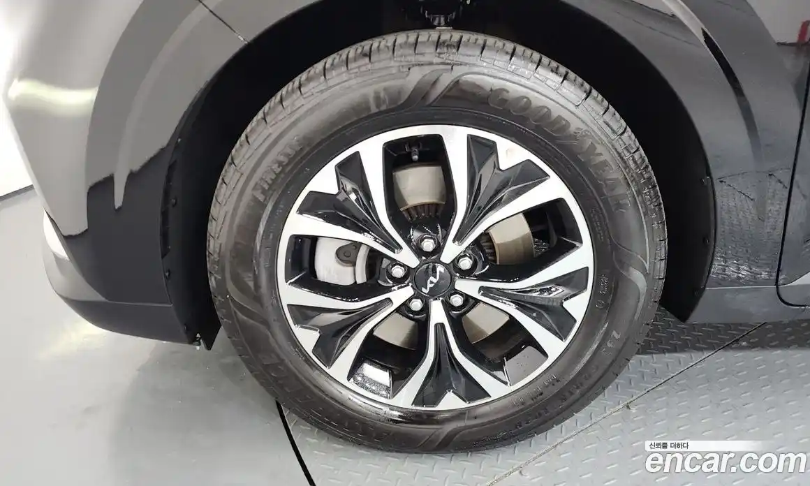 Kia Canival 2023 3.5 Автомат в Москве № 128641, фото 4