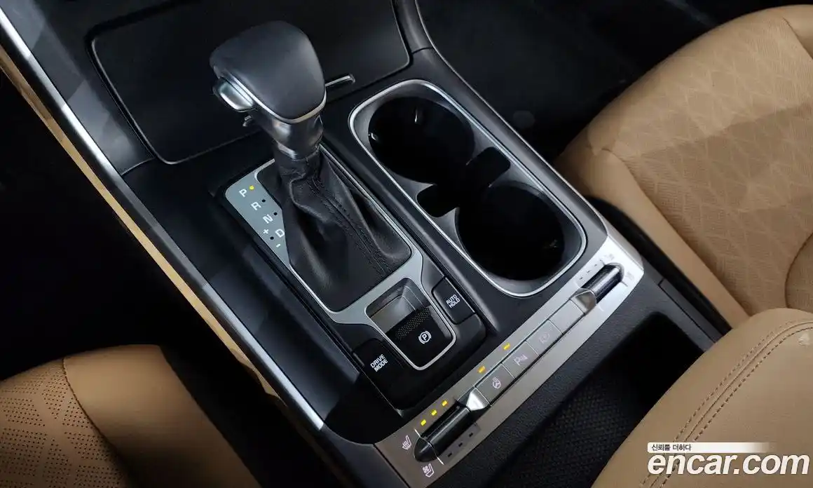 Kia Canival 2023 3.5 Автомат в Москве № 128641, фото 9