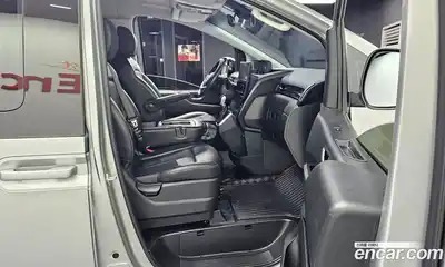 Hyundai Staria 2023 2.2 Автомат в Москве № 130416, миниатюра 2