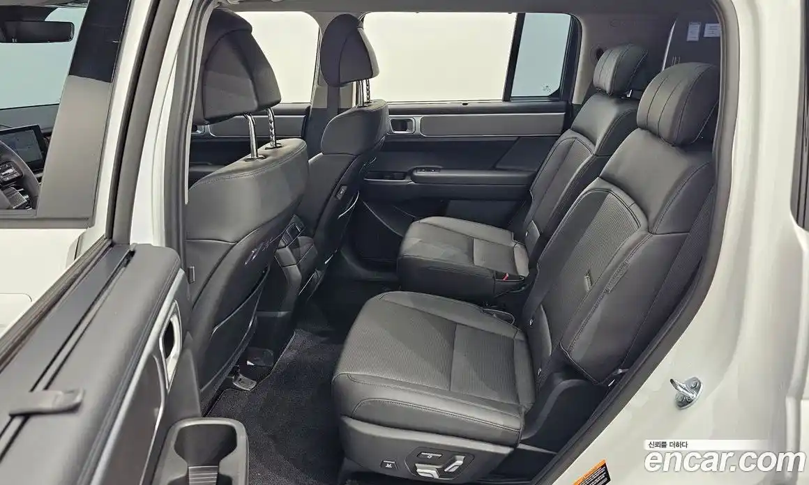 Hyundai Santa Fe 2025 1.6 Автомат в Москве № 130537, фото 5