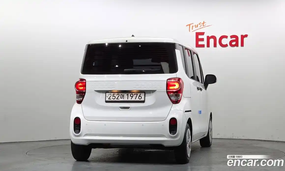 Kia Ray 2022 1.0 Автомат в Москве № 132256, фото 9