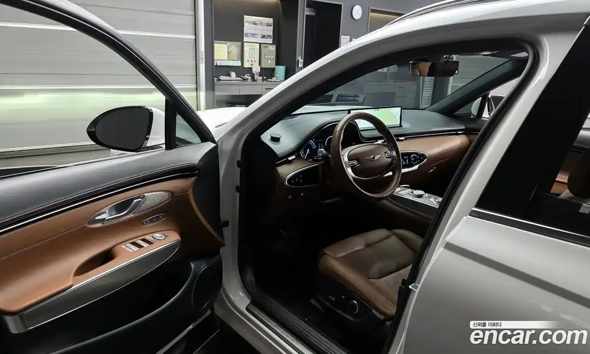 Genesis GV70 2023 2.5 Автомат в Москве № 136248, фото 16