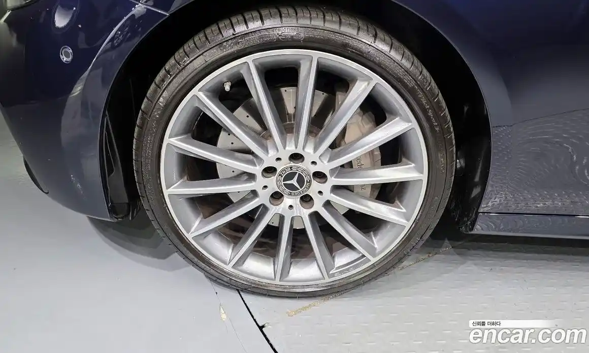 Mercedes-Benz E-Class 2021 2.0 Автомат в Москве № 139832, фото 3