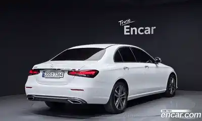 Mercedes-Benz E-Class 2023 2.0 Автомат в Москве № 141163, миниатюра 2