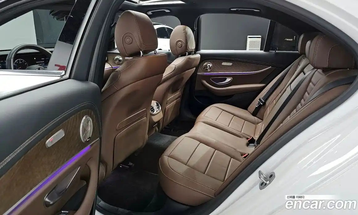 Mercedes-Benz E-Class 2022 2.0 Автомат в Москве № 142326, фото 12