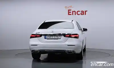Mercedes-Benz E-Class 2022 2.0 Автомат в Москве № 142326, миниатюра 4