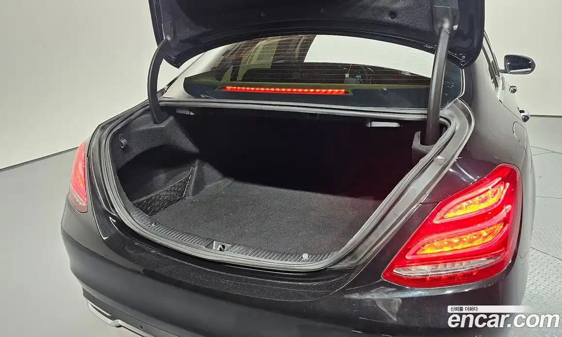 Mercedes-Benz C-Class 2017 2.0 Автомат в Москве № 143395, фото 15