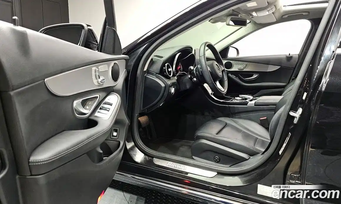 Mercedes-Benz C-Class 2017 2.0 Автомат в Москве № 143395, фото 16