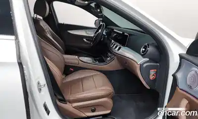 Mercedes-Benz E-Class 2021 2.0 Автомат в Москве № 150953, миниатюра 11