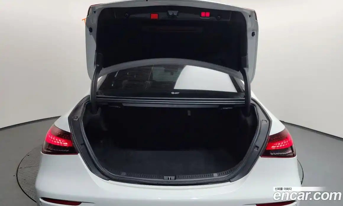 Mercedes-Benz E-Class 2021 2.0 Автомат в Москве № 150953, фото 20