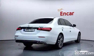 Mercedes-Benz E-Class 2021 2.0 Автомат в Москве № 150953, миниатюра 2