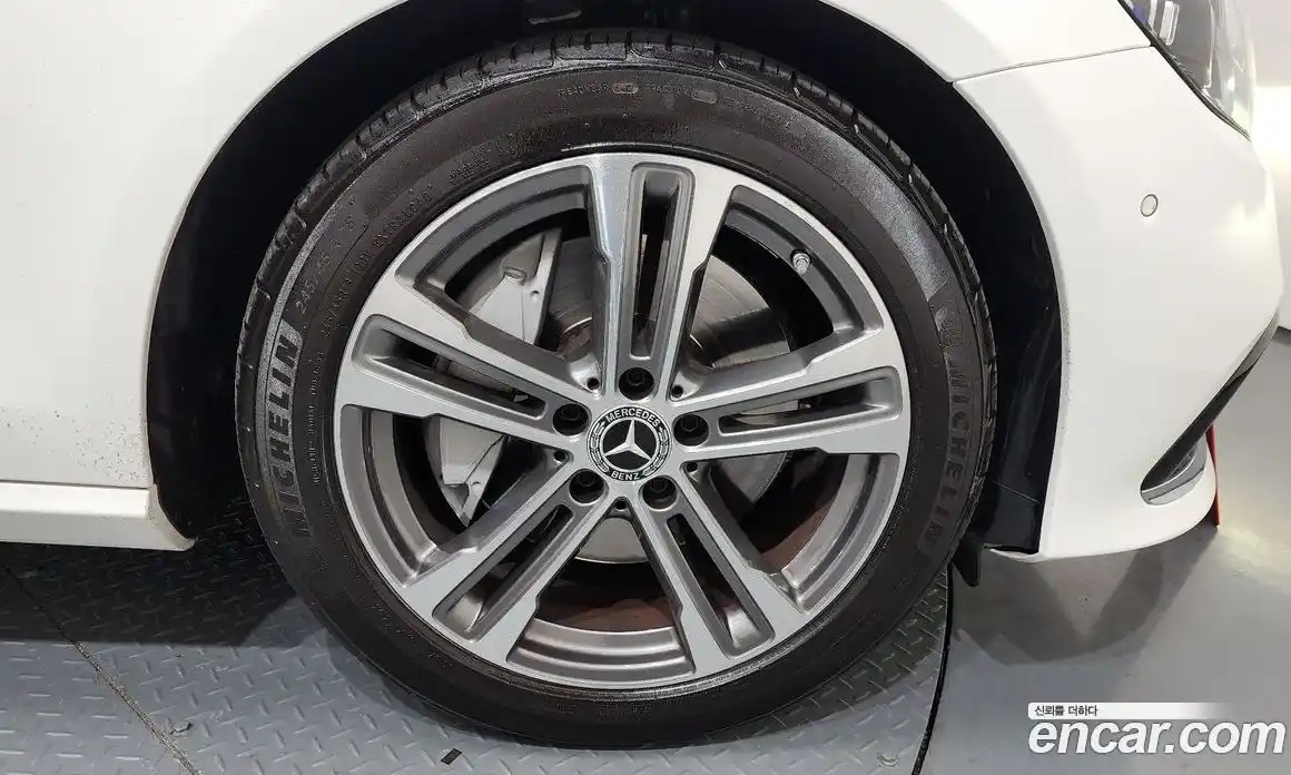 Mercedes-Benz E-Class 2021 2.0 Автомат в Москве № 150953, фото 5