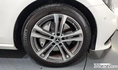 Mercedes-Benz E-Class 2021 2.0 Автомат в Москве № 150953, миниатюра 5