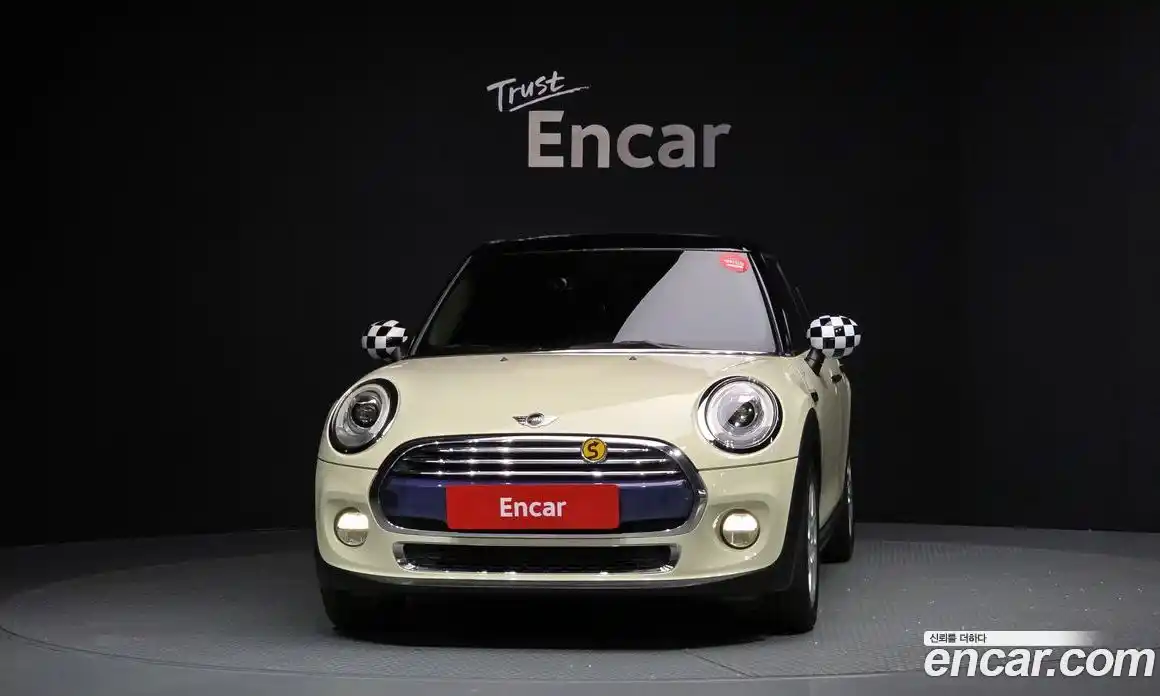 Mini Cooper 2017 1.5 Автомат в Москве № 153512, фото 11