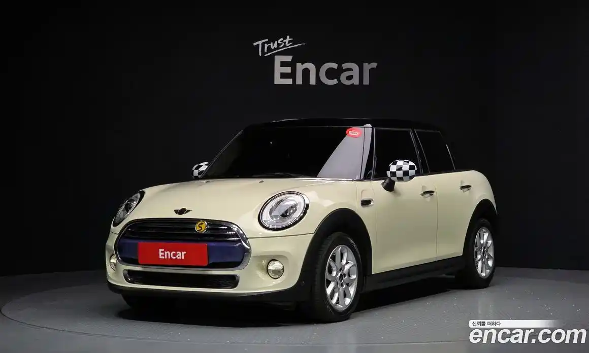 Mini Cooper 2017 1.5 Автомат в Москве № 153512, фото 19