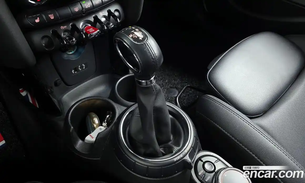 Mini Cooper 2017 1.5 Автомат в Москве № 153512, фото 3