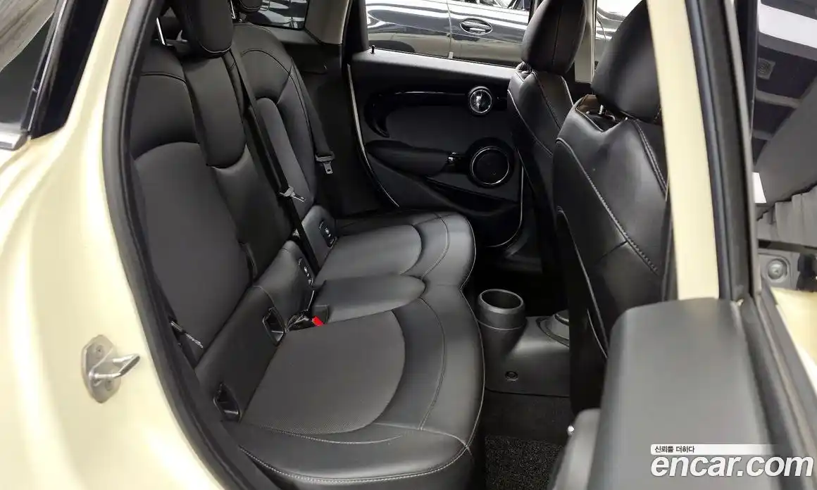 Mini Cooper 2017 1.5 Автомат в Москве № 153512, фото 10